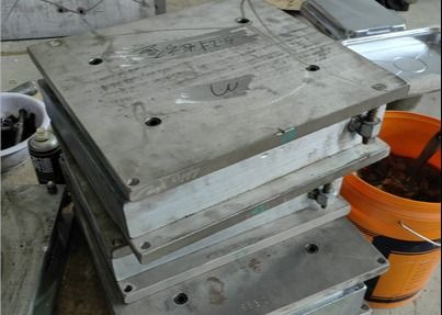 Η μεταλλίνη τελειώνει τις φόρμες συμπίεσης γευμάτων μελαμινών εξατομικεύσιμες