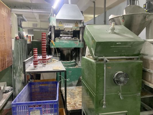 Αυτοματοποιημένη μηχανή στύσης μελαμίνης για καουτσούκ ουρίας και μελαμίνης 450 τόνων